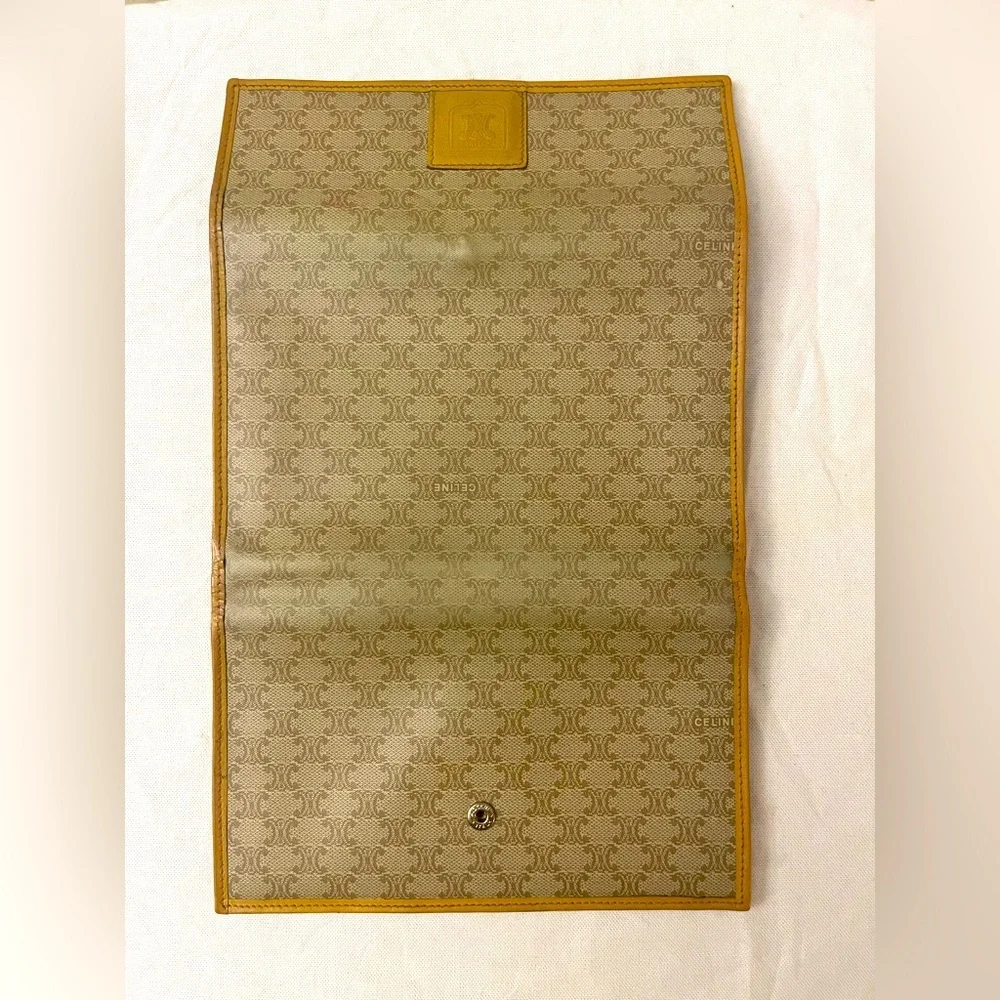 Celine Macadam Trifold Kiss Long Wallet ❤️